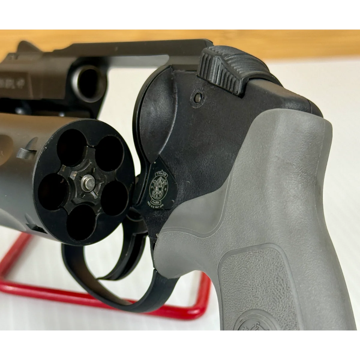 S&W M&P Bodyguard 38 Special +P 5rd Revolver 1.87″ Gray Grip No Laser - image 6 of 11